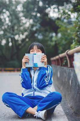 女人荫蒂被添全过程频