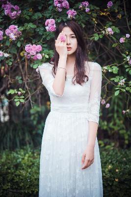 女人脱了裤衩让男人捅