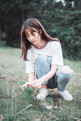女人荫蒂被添全过程频