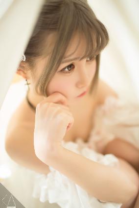 苏晴忘穿内裤坐公交车被揉到视频