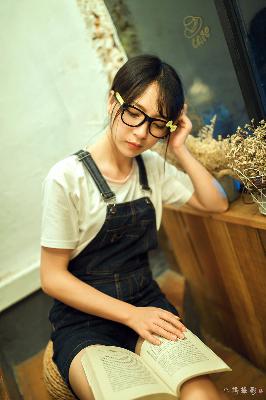 男女黄床上色视频免费的小说