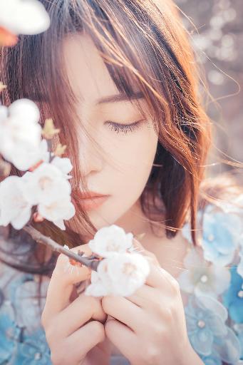 初尝人妻滑进去了莹莹视频