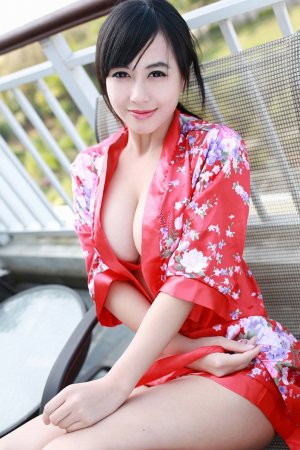 漂亮人妻洗澡被强BD中文
