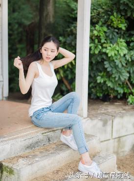 王局长把乳罩解开吃胸的动态图