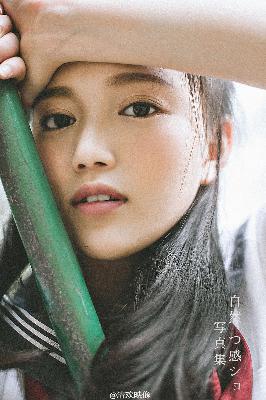 公交车上扒开嫩J挺进去