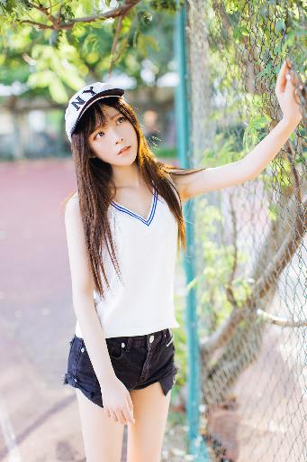 女人表演泥鳅钻洞