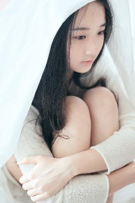 四个闺蜜用黄瓜把我弄高潮了