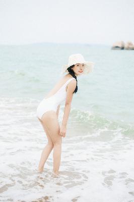 小婕子伦流澡到高潮视频