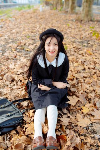 女人张开腿让男人添
