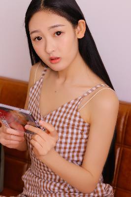 领导扒开我奶罩吸我奶头视频