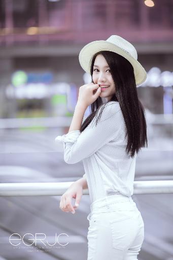 青青河边草
