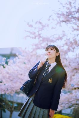 农村老女人PK视频的背景故事