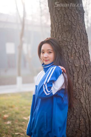 农村老女人PK视频的背景故事