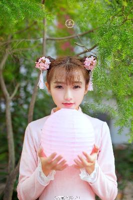 为啥女的舒服了要摸自己的胸