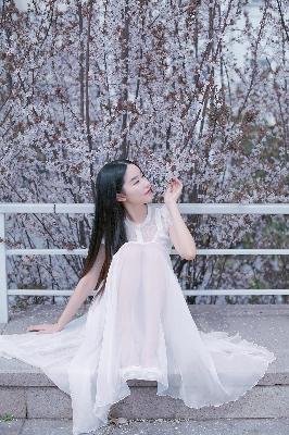 被C哭着爬又被挺进H快穿
