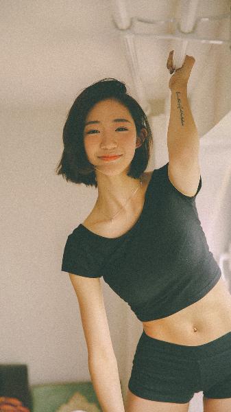 苏晴忘穿内裤坐公交车被揉到视频