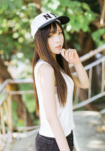被部长玩弄的人妻HD