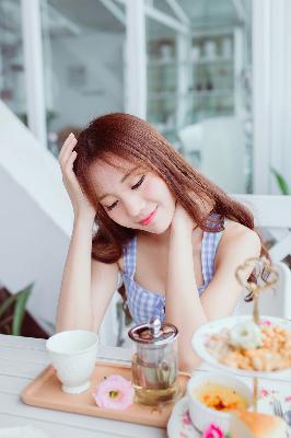被部长玩弄的人妻HD