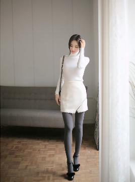 王局长把乳罩解开吃胸的动态图